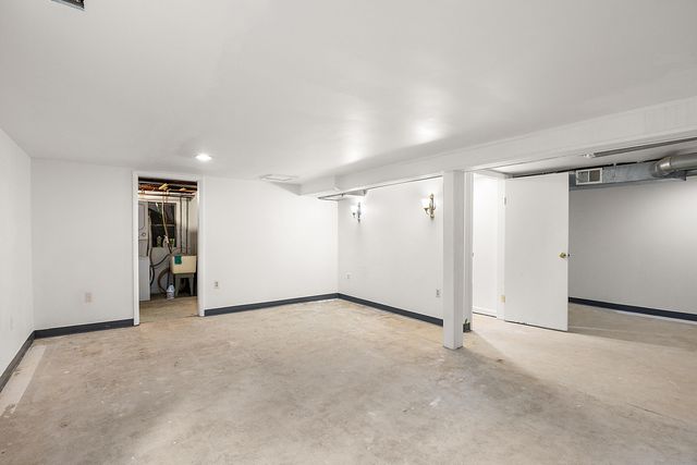9904 Portage Lake Avenue, Pinckney, MI 48169