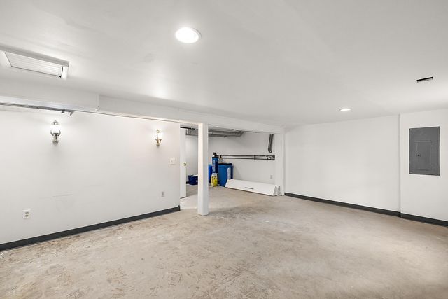 9904 Portage Lake Avenue, Pinckney, MI 48169