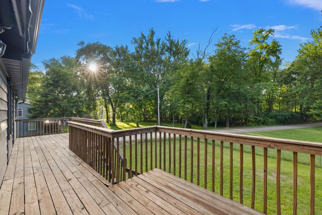 9904 Portage Lake Avenue, Pinckney, MI 48169