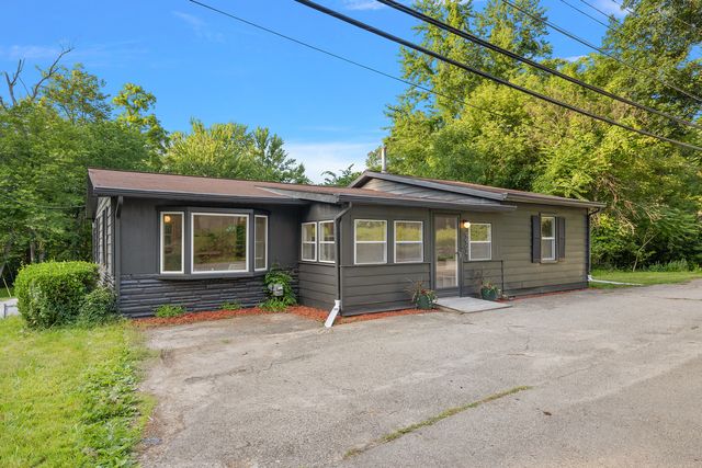 9904 Portage Lake Avenue, Pinckney, MI 48169