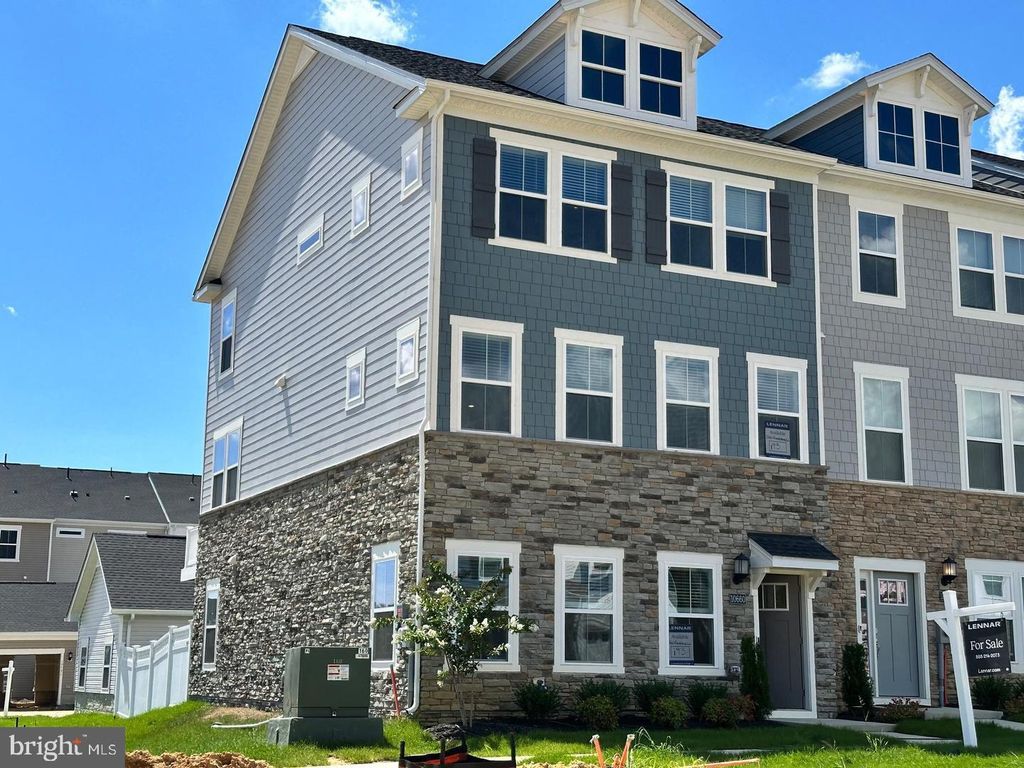 10717 MILLPORT ST, White Plains, MD 20695