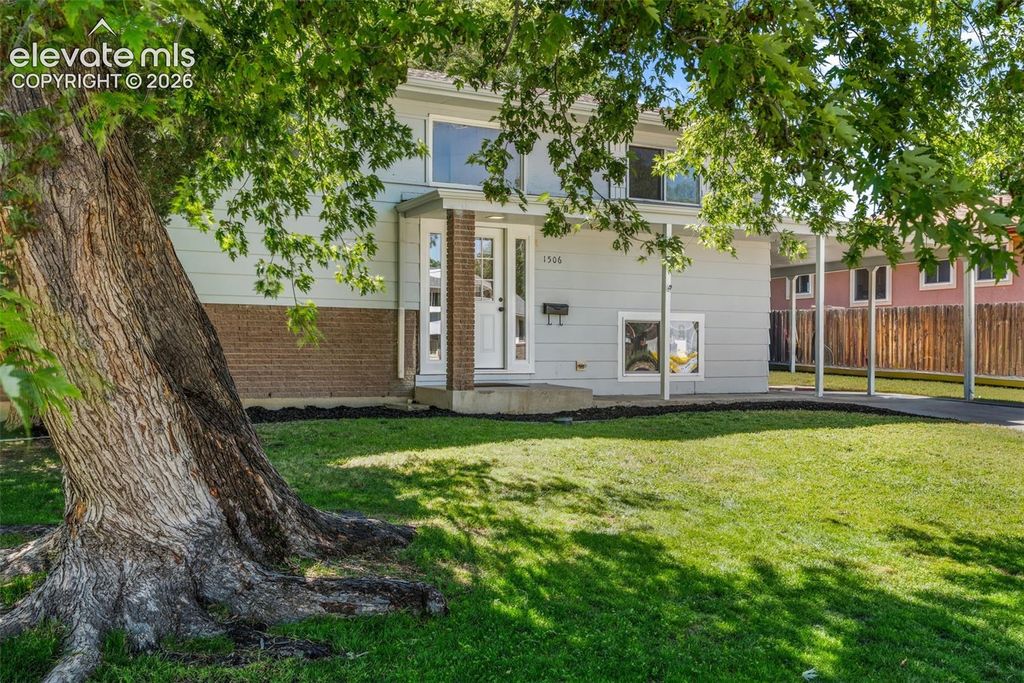 Image 3 of property listing at 1506 Wynkoop Drive, Colorado Springs, CO 80909