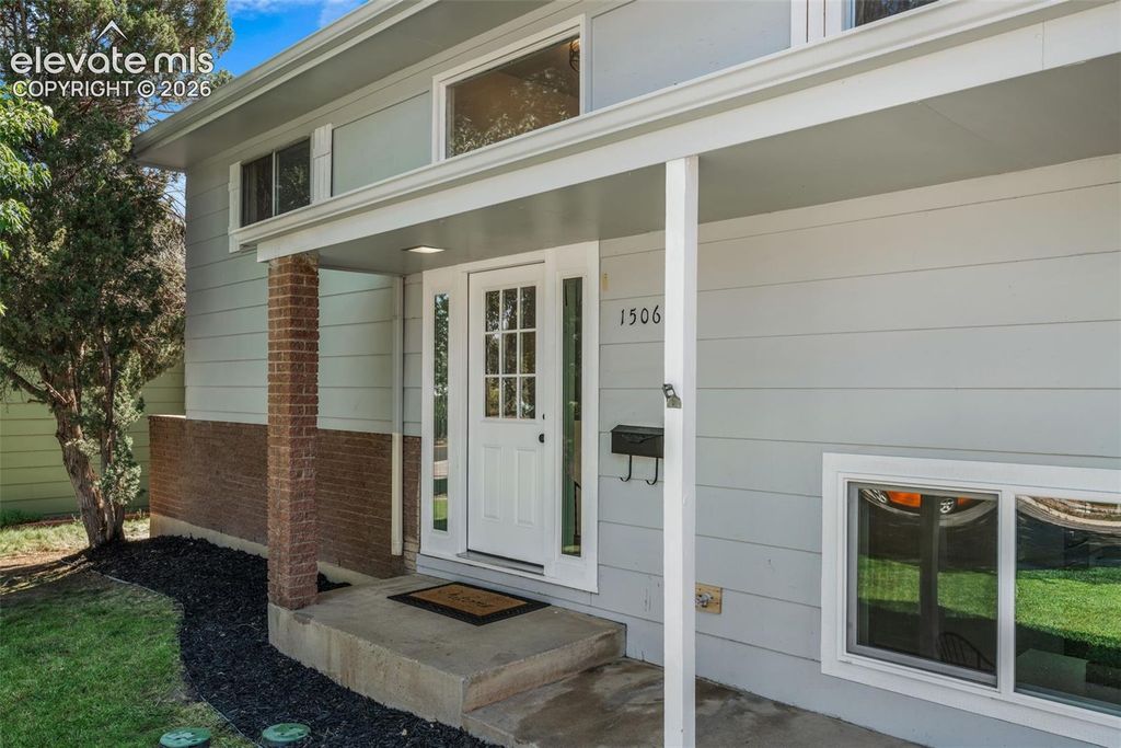 Image 5 of property listing at 1506 Wynkoop Drive, Colorado Springs, CO 80909