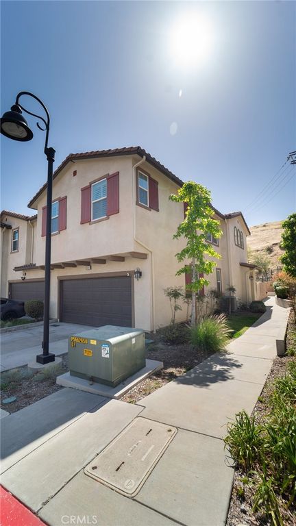 2469 Blossom Ridge Court 3, Simi Valley, CA 93063