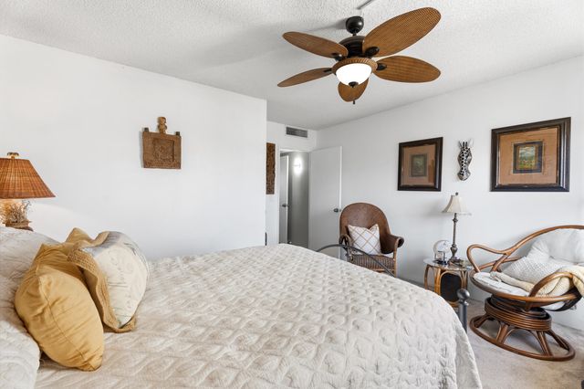 1560 NE 12th Terrace D9, Jensen Beach, FL 34957