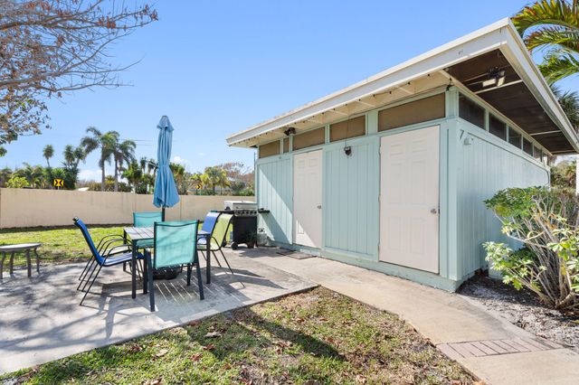 1560 NE 12th Terrace D9, Jensen Beach, FL 34957