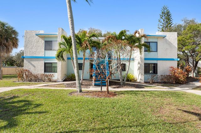 1560 NE 12th Terrace D9, Jensen Beach, FL 34957