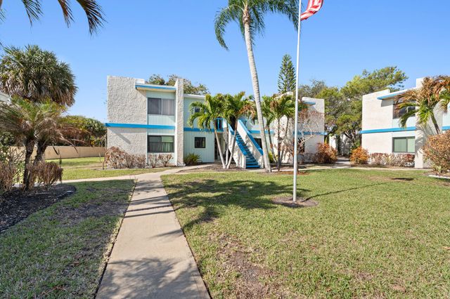 1560 NE 12th Terrace D9, Jensen Beach, FL 34957