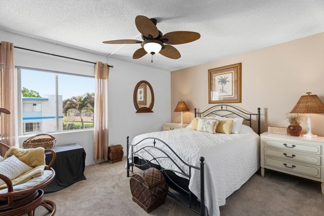 1560 NE 12th Terrace D9, Jensen Beach, FL 34957