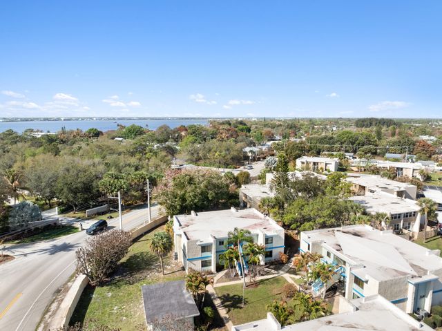 1560 NE 12th Terrace D9, Jensen Beach, FL 34957