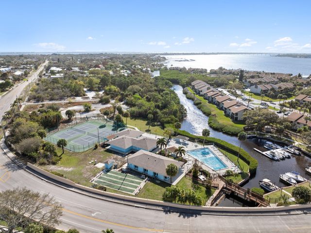 1560 NE 12th Terrace D9, Jensen Beach, FL 34957