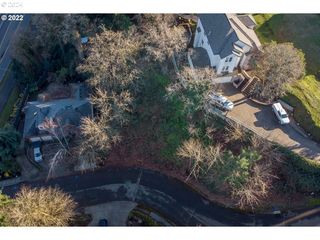 1686 Se MCBROD Ave 3, Milwaukie, OR 97222