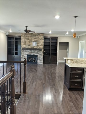 1105 Lucas Avenue, Chariton, IA 50049