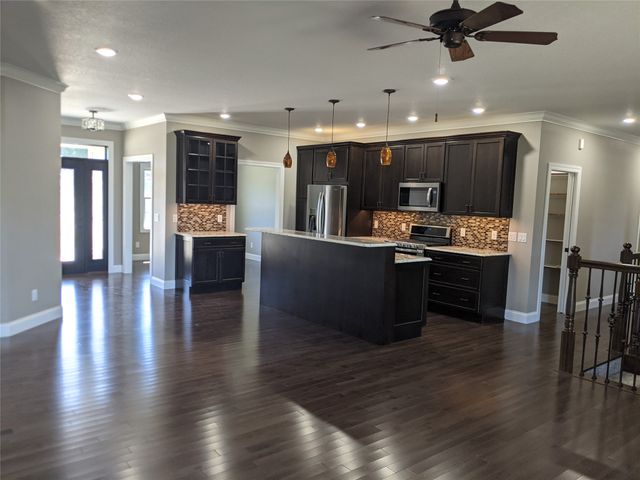1105 Lucas Avenue, Chariton, IA 50049