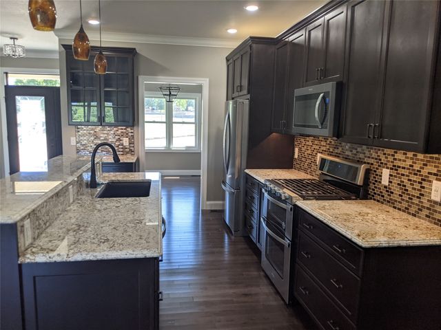1105 Lucas Avenue, Chariton, IA 50049