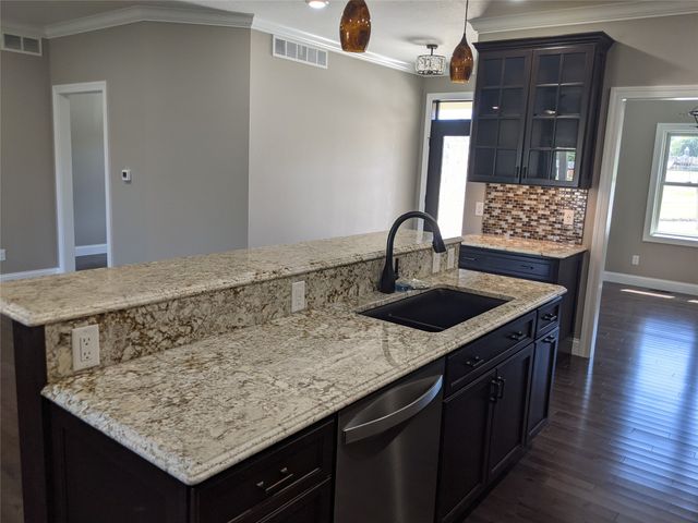 1105 Lucas Avenue, Chariton, IA 50049
