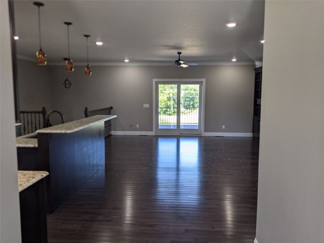 1105 Lucas Avenue, Chariton, IA 50049