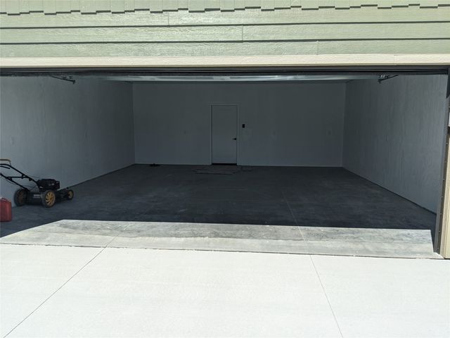 1105 Lucas Avenue, Chariton, IA 50049