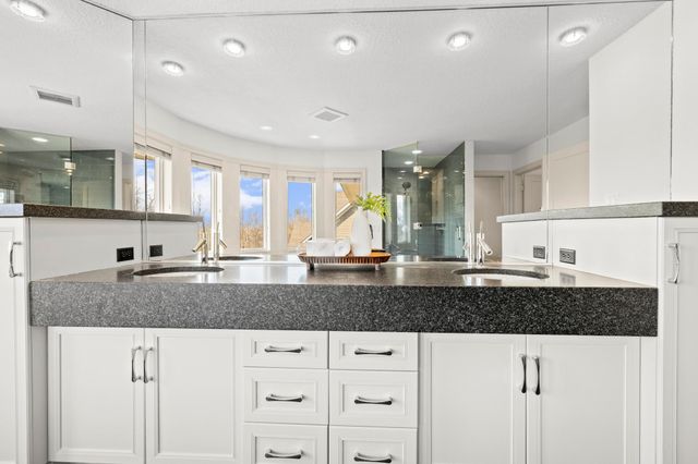 5110 Terraceview Lane N, Plymouth, MN 55446