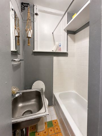2354 N Saint Louis Avenue, Chicago, IL 60647