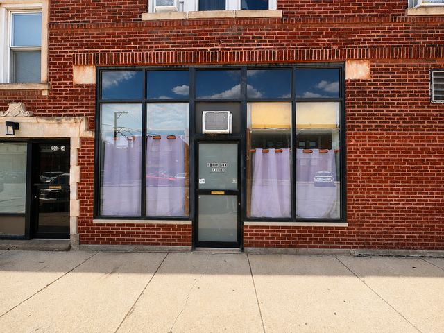 2354 N Saint Louis Avenue, Chicago, IL 60647