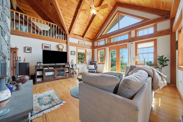 340 Cobble Hill Road, Swanzey, NH 03446