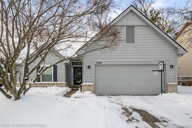 245 Cherry Grove Lane, Commerce Charter Township, MI 48390