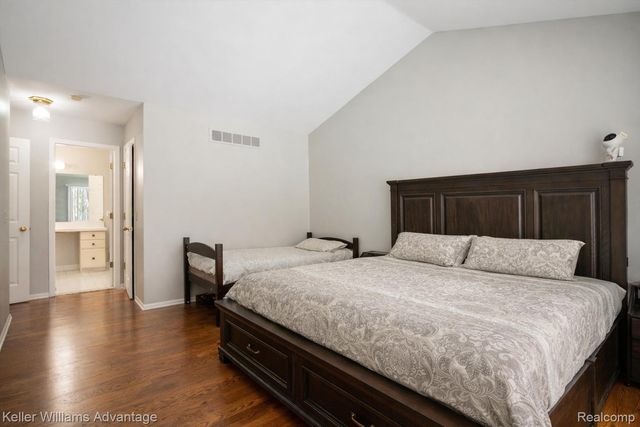 245 Cherry Grove Lane, Commerce Charter Township, MI 48390