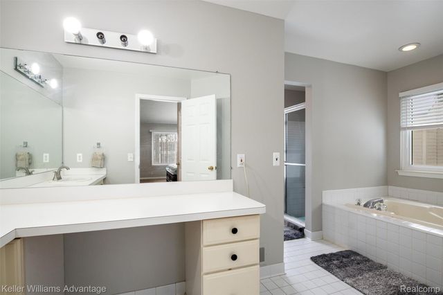 245 Cherry Grove Lane, Commerce Charter Township, MI 48390