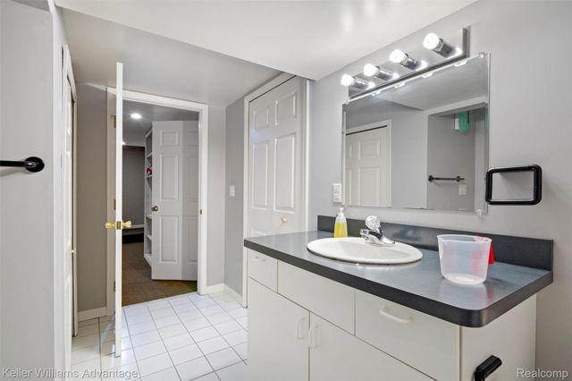 245 Cherry Grove Lane, Commerce Charter Township, MI 48390