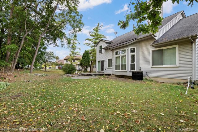 245 Cherry Grove Lane, Commerce Charter Township, MI 48390