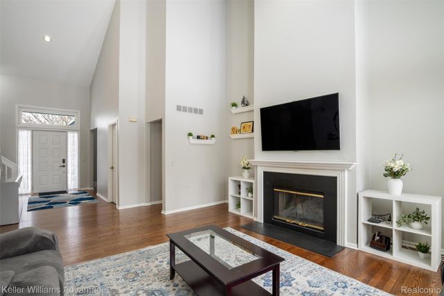 245 Cherry Grove Lane, Commerce Charter Township, MI 48390