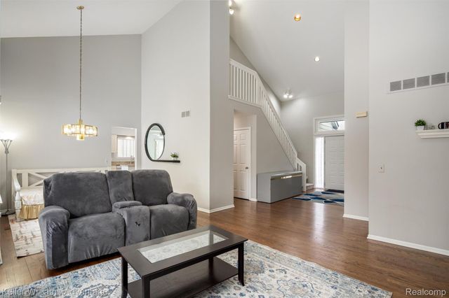 245 Cherry Grove Lane, Commerce Charter Township, MI 48390