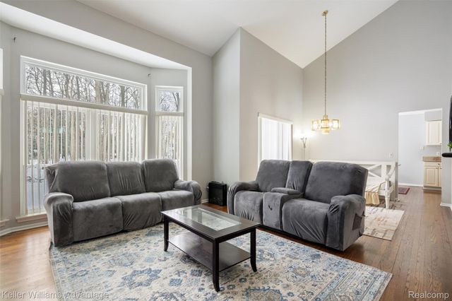 245 Cherry Grove Lane, Commerce Charter Township, MI 48390