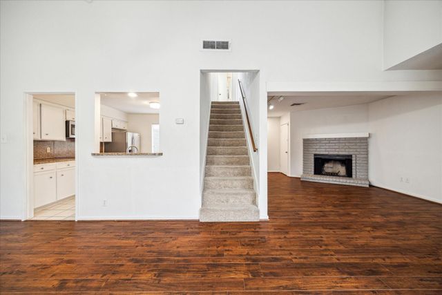 1864 S Gessner Road, Houston, TX 77063