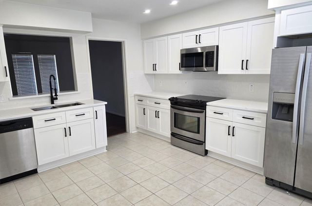 1864 S Gessner Road, Houston, TX 77063