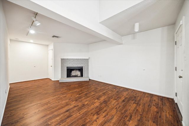 1864 S Gessner Road, Houston, TX 77063