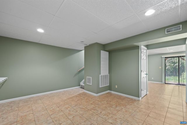 903 STONEHENGE RD, Charlottesville, VA 22901