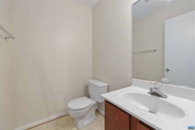 903 STONEHENGE RD, Charlottesville, VA 22901
