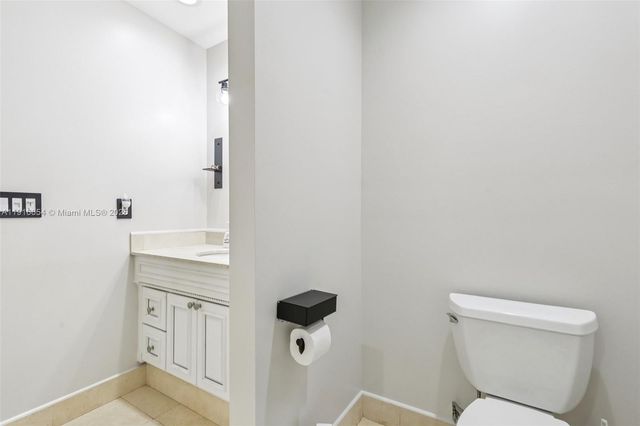 2632 NE 26th Ave, Fort Lauderdale, FL 33306