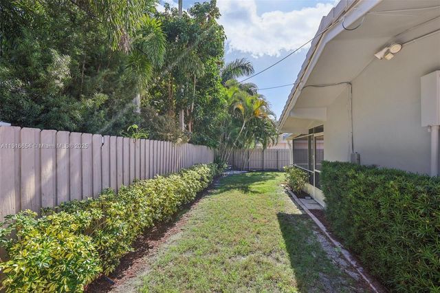 2632 NE 26th Ave, Fort Lauderdale, FL 33306