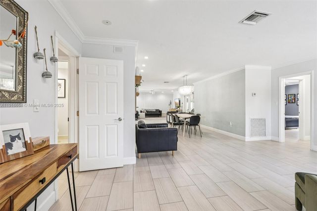 2632 NE 26th Ave, Fort Lauderdale, FL 33306