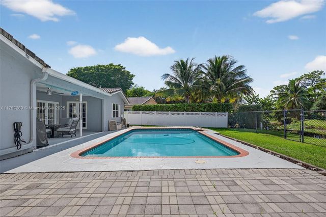 8588 NW 27th Dr, Coral Springs, FL 33065