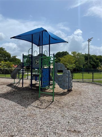 8588 NW 27th Dr, Coral Springs, FL 33065