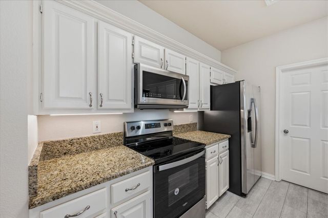 2203 Meadowstone Drive, Carrollton, TX 75006
