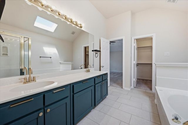 2203 Meadowstone Drive, Carrollton, TX 75006