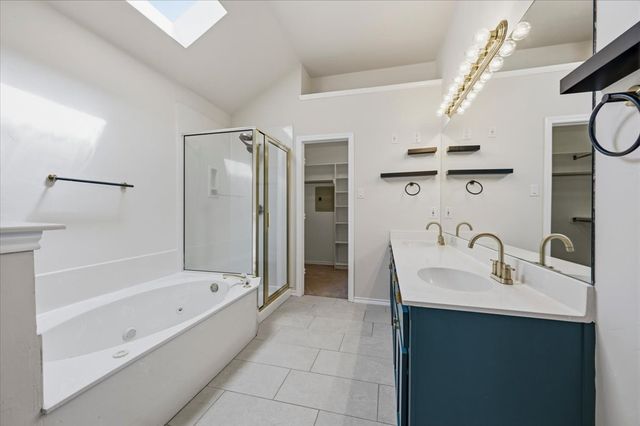 2203 Meadowstone Drive, Carrollton, TX 75006