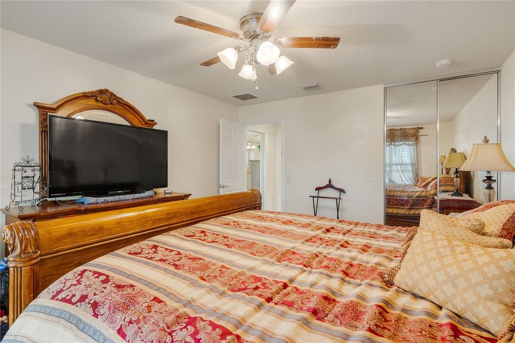 Image 15 of property listing at 11831 FAN TAIL LANE, Orlando, FL 32827