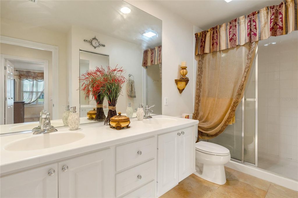 Image 16 of property listing at 11831 FAN TAIL LANE, Orlando, FL 32827