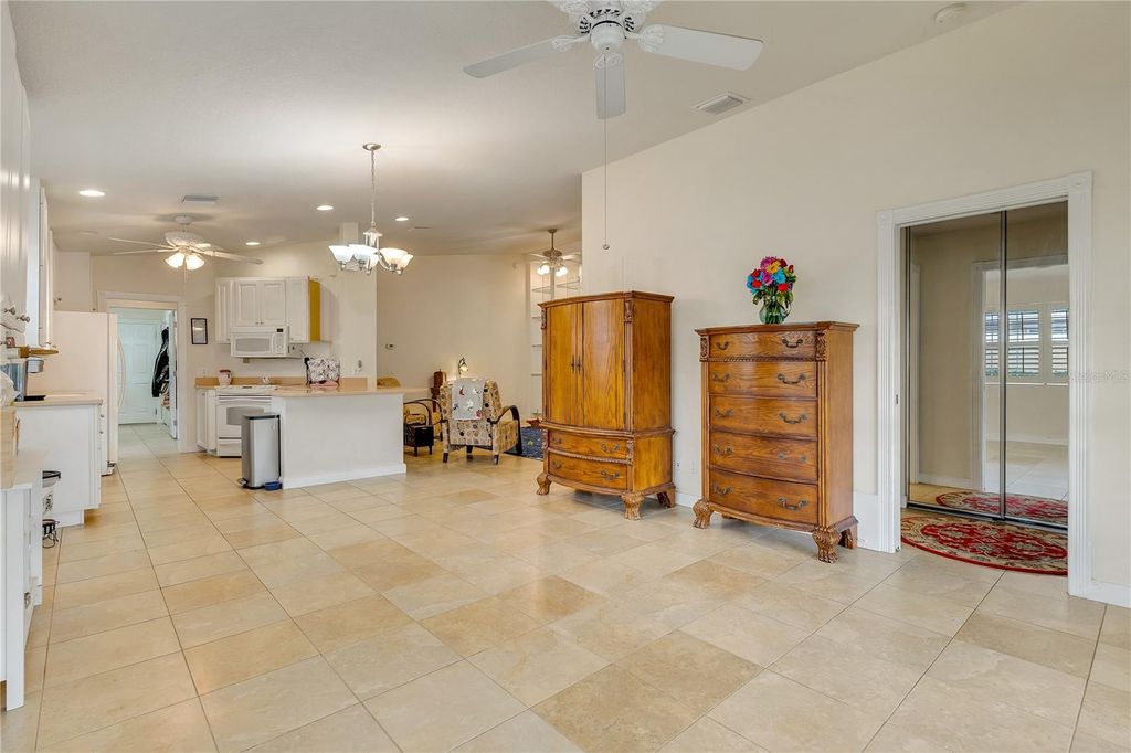 Image 9 of property listing at 11831 FAN TAIL LANE, Orlando, FL 32827